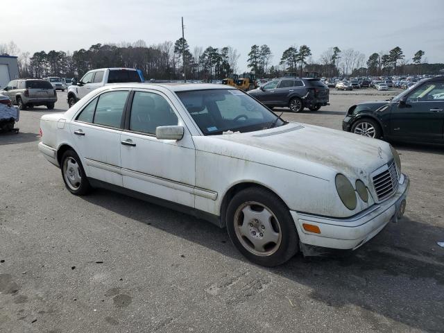 WDBJF70H2XA843296 - 1999 MERCEDES-BENZ E 430 WHITE photo 4