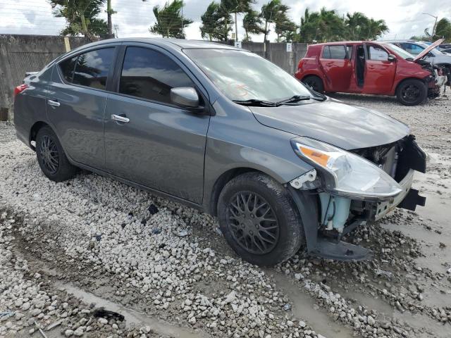 3N1CN7APXHL829257 - 2017 NISSAN VERSA S GRAY photo 4