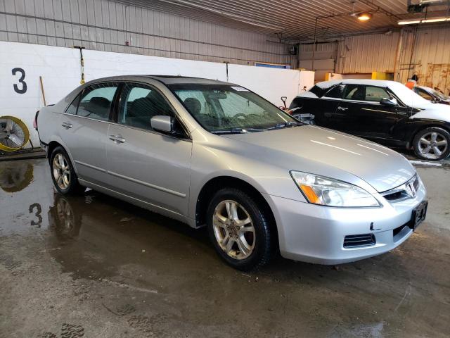 1HGCM56767A063645 - 2007 HONDA ACCORD EX SILVER photo 4