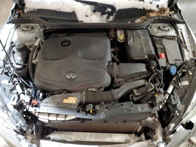 SJKCH5CR8JA044768 - 2018 INFINITI QX30 BASE Silber Foto 12