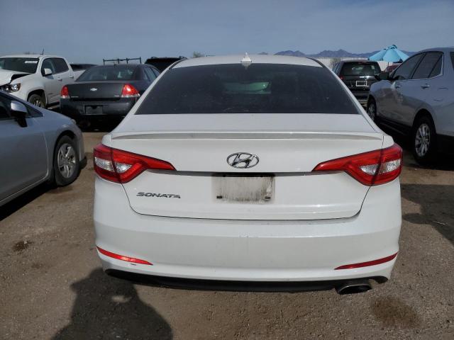 5NPE24AF7FH019490 - 2015 HYUNDAI SONATA SE WHITE photo 6