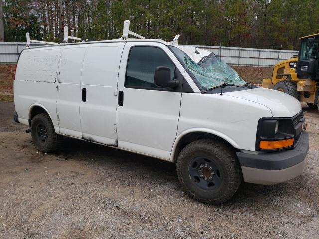 1GCWGFFF8F1104209 - 2015 CHEVROLET EXPRESS G2 WHITE photo 4