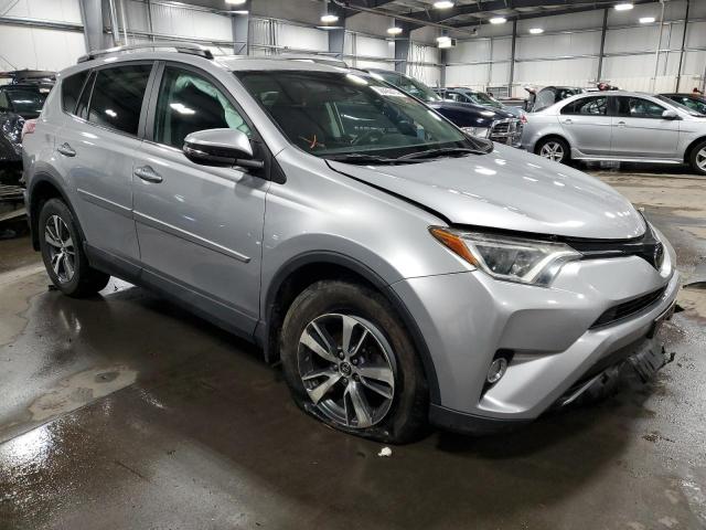 2T3RFREV4HW600932 - 2017 TOYOTA RAV4 XLE SILVER photo 4