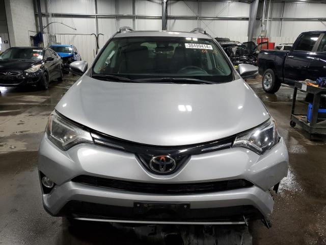 2T3RFREV4HW600932 - 2017 TOYOTA RAV4 XLE SILVER photo 5