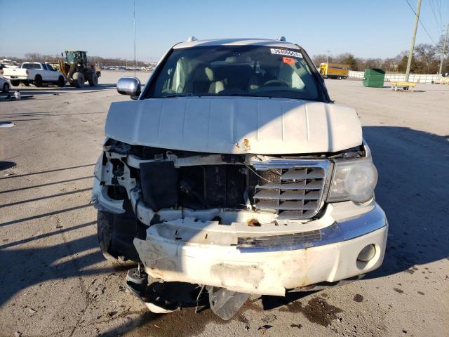 1A8HW58218F140581 - 2008 CHRYSLER ASPEN LIMITED WHITE photo 5