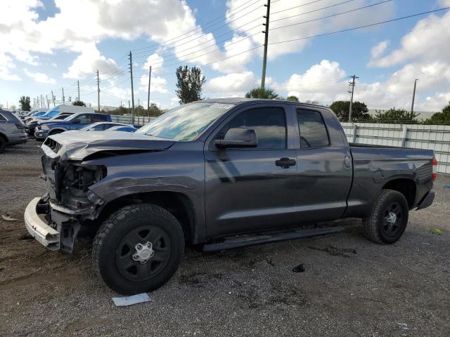 5TFRM5F13FX095033 - 2015 TOYOTA TUNDRA DOUBLE CAB SR/SR5 GRAY photo 1