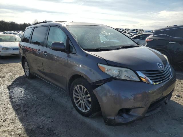 5TDYK3DC7ES518193 - 2014 TOYOTA SIENNA XLE GRAY photo 4