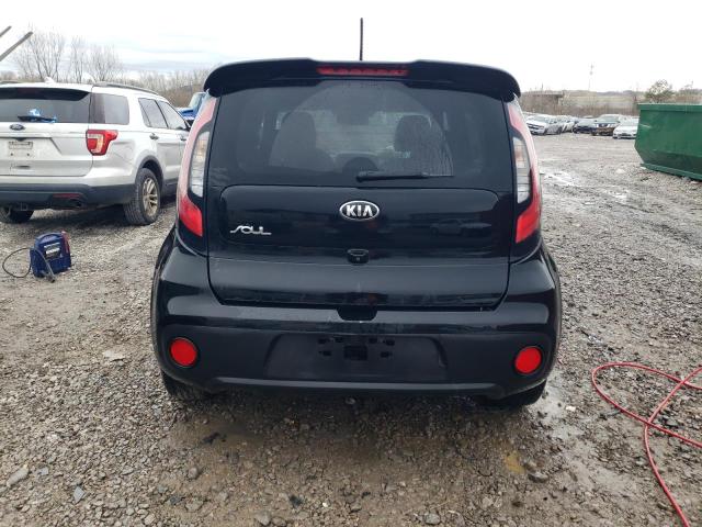 KNDJN2A20J7587455 - 2018 KIA SOUL BLACK photo 6