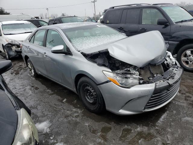 4T4BF1FKXGR571585 - 2016 TOYOTA CAMRY LE SILVER photo 4