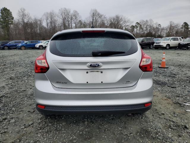 1FADP3K26EL233017 - 2014 FORD FOCUS SE SILVER photo 6