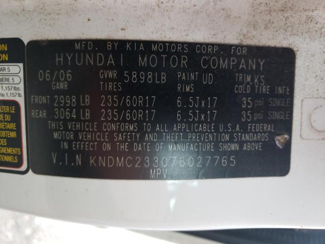 KNDMC233076027765 - 2007 HYUNDAI ENTOURAGE GLS WHITE photo 13