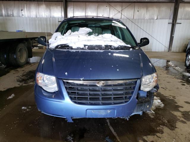 2A4GP54L87R152940 - 2007 CHRYSLER TOWN & COU TOURING BLUE photo 5