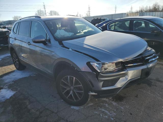 3VV3B7AX9LM144824 - 2020 VOLKSWAGEN TIGUAN SE GRAY photo 4