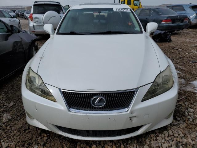 JTHBK262972043854 - 2007 LEXUS IS 250 WHITE photo 5