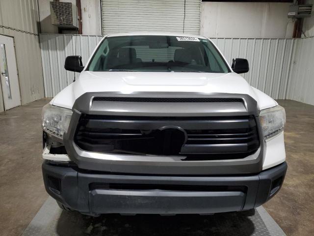 5TFRM5F18GX098690 - 2016 TOYOTA TUNDRA DOUBLE CAB SR/SR5 WHITE photo 5