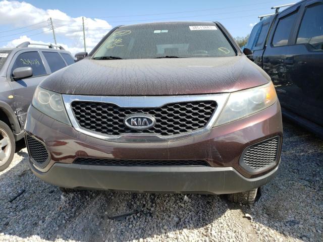 5XYKT3A11BG046510 - 2011 KIA SORENTO BASE BURGUNDY photo 5