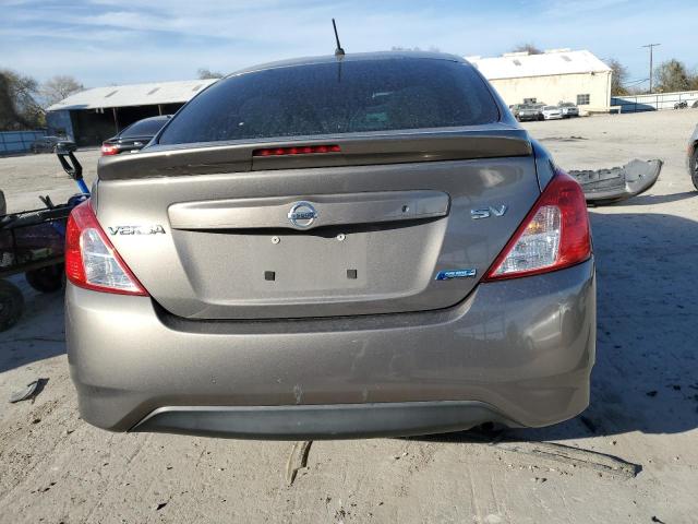 3N1CN7AP8GL804677 - 2016 NISSAN VERSA S GRAY photo 6