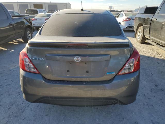 3N1CN7APXGL831007 - 2016 NISSAN VERSA S GRAY photo 6