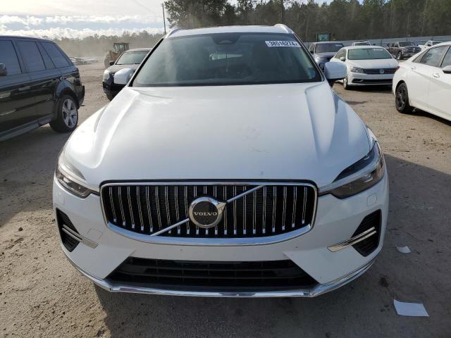 YV4L12RN5P1192201 - 2023 VOLVO XC60 PLUS WHITE photo 5