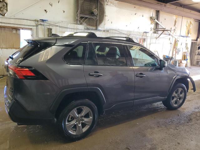 4T3RWRFVXNU058147 - 2022 TOYOTA RAV4 XLE GRAY photo 3