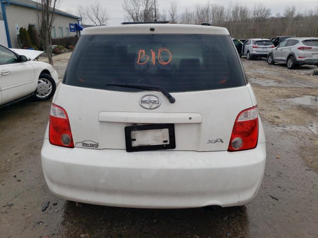 JTKKT604760149853 - 2006 TOYOTA SCION XA WHITE photo 6