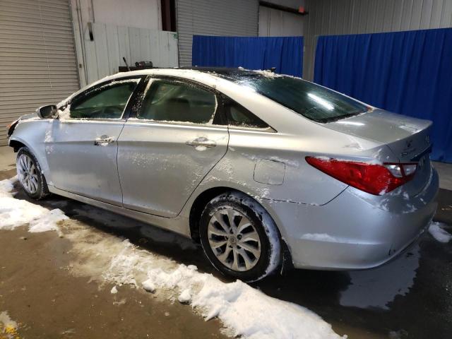 5NPEC4ACXDH617105 - 2013 HYUNDAI SONATA SE SILVER photo 2