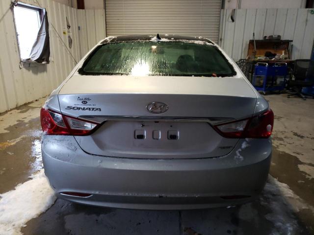 5NPEC4ACXDH617105 - 2013 HYUNDAI SONATA SE SILVER photo 6