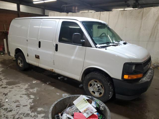 1GCWGFCA7E1140836 - 2014 CHEVROLET EXPRESS G2 WHITE photo 4