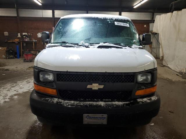 1GCWGFCA7E1140836 - 2014 CHEVROLET EXPRESS G2 WHITE photo 5