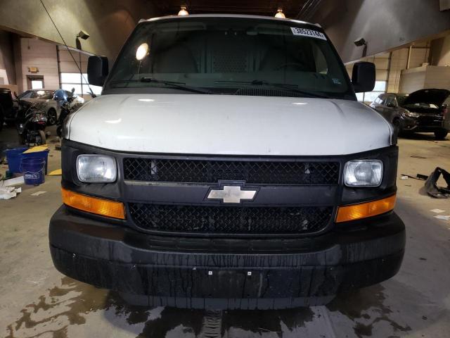 1GCWGFCA8E1204494 - 2014 CHEVROLET EXPRESS G2 WHITE photo 5