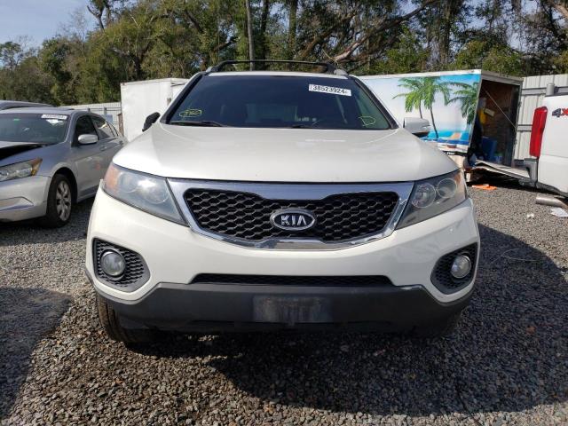 5XYKU4A23CG263408 - 2012 KIA SORENTO EX WHITE photo 5