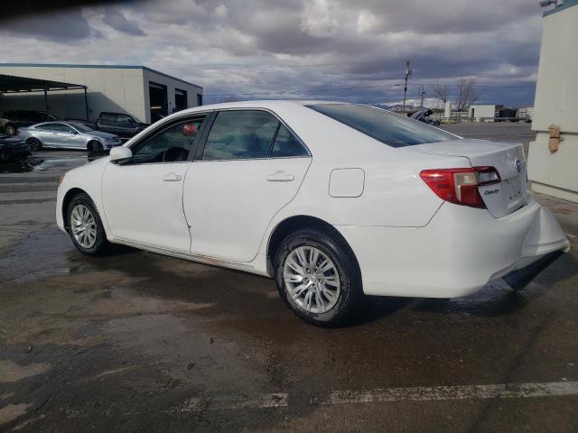 4T1BF1FK6EU368281 - 2014 TOYOTA CAMRY L WHITE photo 2