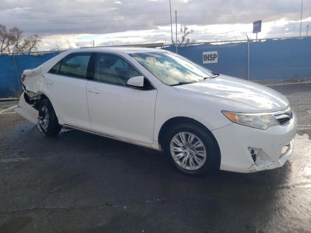 4T1BF1FK6EU368281 - 2014 TOYOTA CAMRY L WHITE photo 4