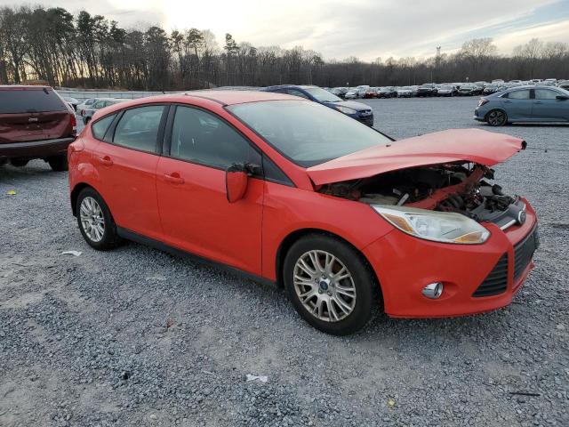 1FAHP3K20CL395367 - 2012 FORD FOCUS SE RED photo 4