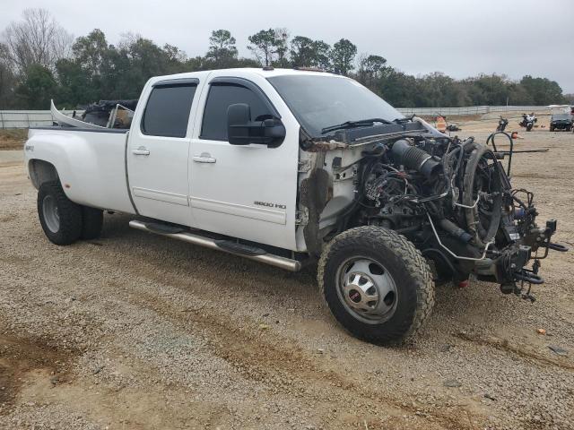 1GT424C88BF253880 - 2011 GMC SIERRA K3500 SLT WHITE photo 4