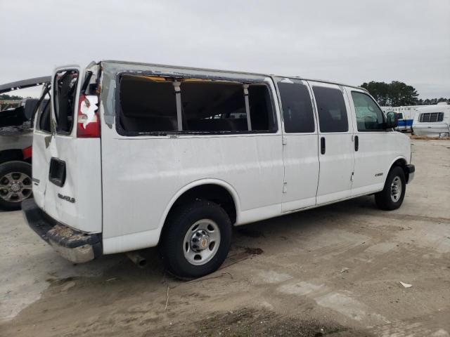 1GAHG39U551108694 - 2005 CHEVROLET EXPRESS G3 WHITE photo 3