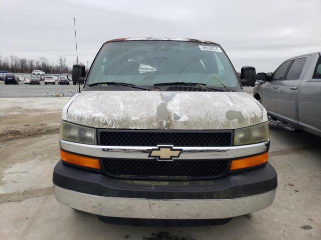 1GAHG39U551108694 - 2005 CHEVROLET EXPRESS G3 WHITE photo 5