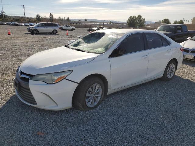 4T4BF1FK3GR555728 - 2016 TOYOTA CAMRY LE WHITE photo 1