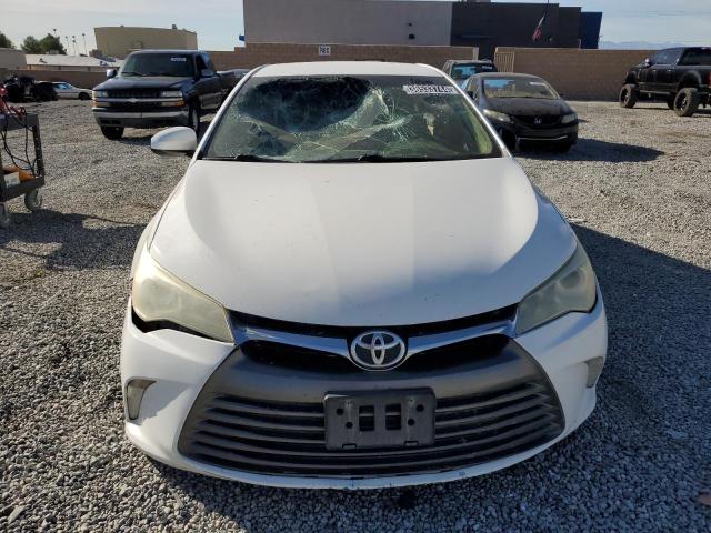 4T4BF1FK3GR555728 - 2016 TOYOTA CAMRY LE WHITE photo 5