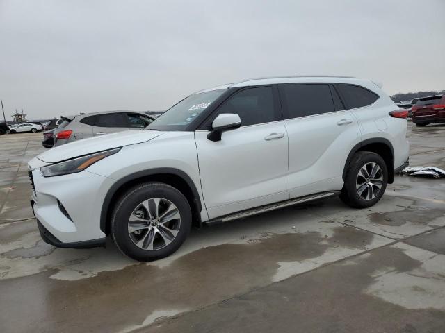 5TDGZRAH9NS121711 - 2022 TOYOTA HIGHLANDER XLE WHITE photo 1
