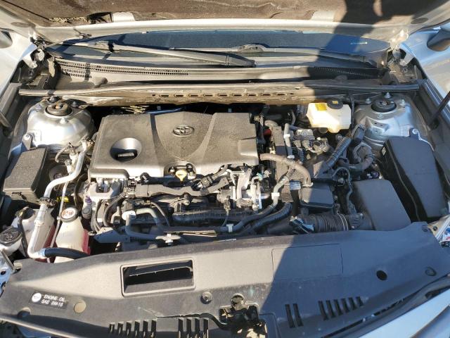 4T1B21HK2JU505638 - 2018 TOYOTA CAMRY HYBRID SILVER photo 11