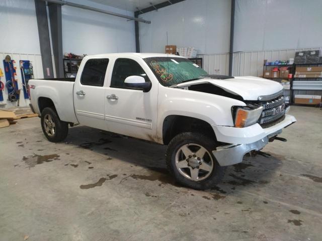 1GT121CG5DF139007 - 2013 GMC SIERRA K2500 SLT WHITE photo 4