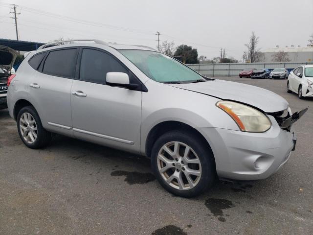 JN8AS5MVXDW636367 - 2013 NISSAN ROGUE S SILVER photo 4