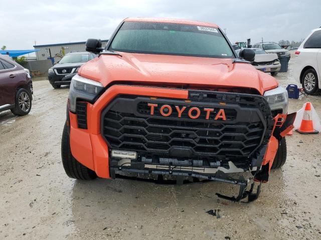 5TFPC5DBXPX018649 - 2023 TOYOTA TUNDRA CREWMAX LIMITED ORANGE photo 5