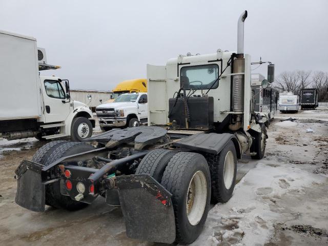 1FUYDCYB8XPA76545 - 1999 FREIGHTLINER CONVENTION FLD120 WHITE photo 4