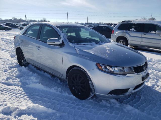 KNAFU4A27D5735635 - 2013 KIA FORTE EX SILVER photo 4