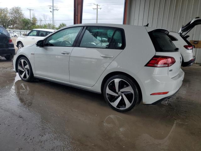 3VW547AU3JM296132 - 2018 VOLKSWAGEN GTI S WHITE photo 2