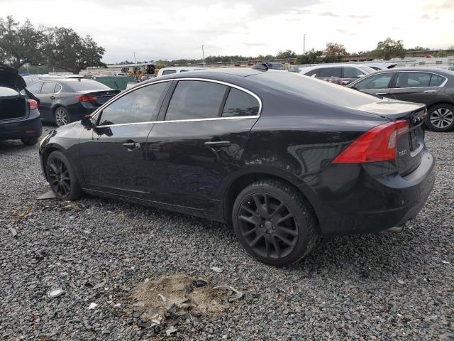 YV1902FH6B2017256 - 2011 VOLVO S60 T6 BLACK photo 2