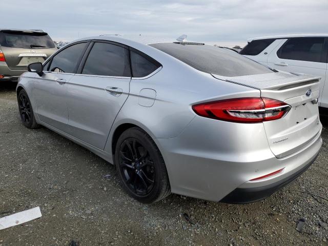 3FA6P0HD0KR201807 - 2019 FORD FUSION SE SILVER photo 2