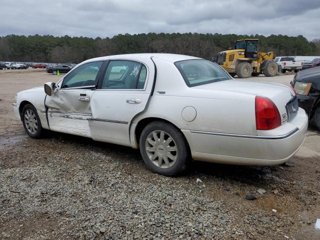 1LNHM82W07Y601052 - 2007 LINCOLN TOWN CAR SIGNATURE LIMITED WHITE photo 2